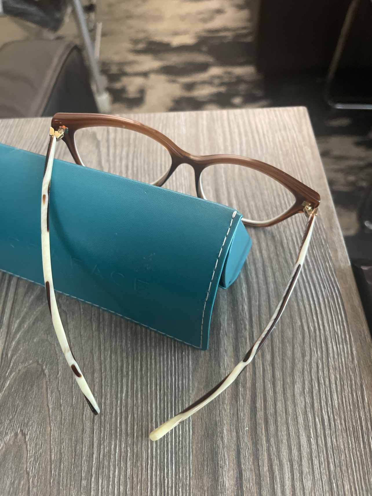 Glasses wome image indicator(3)