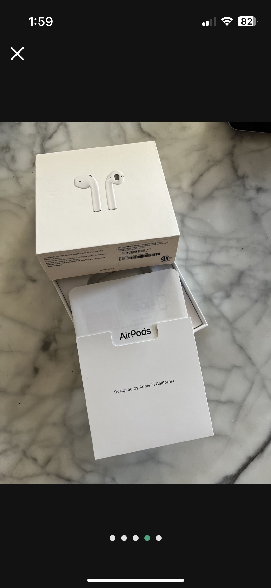 Apple AirPods w/ Lightning Charging Case Included image indicator(4)