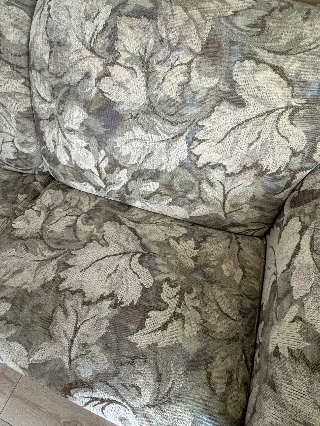 Sofa with sofa cover image indicator(6)