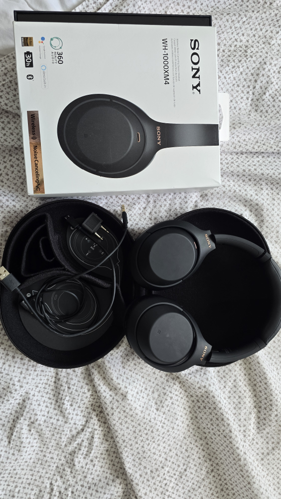 SONY WH-1000XM4 HEADPHONES