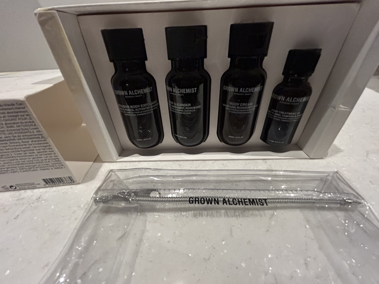 Grown alchemist body travel kit image indicator(3)