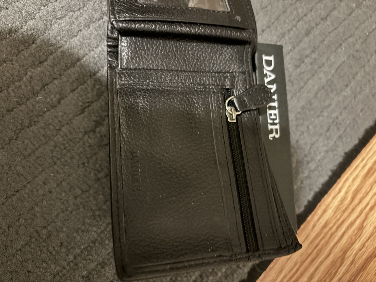 Danier leather wallet image indicator(3)