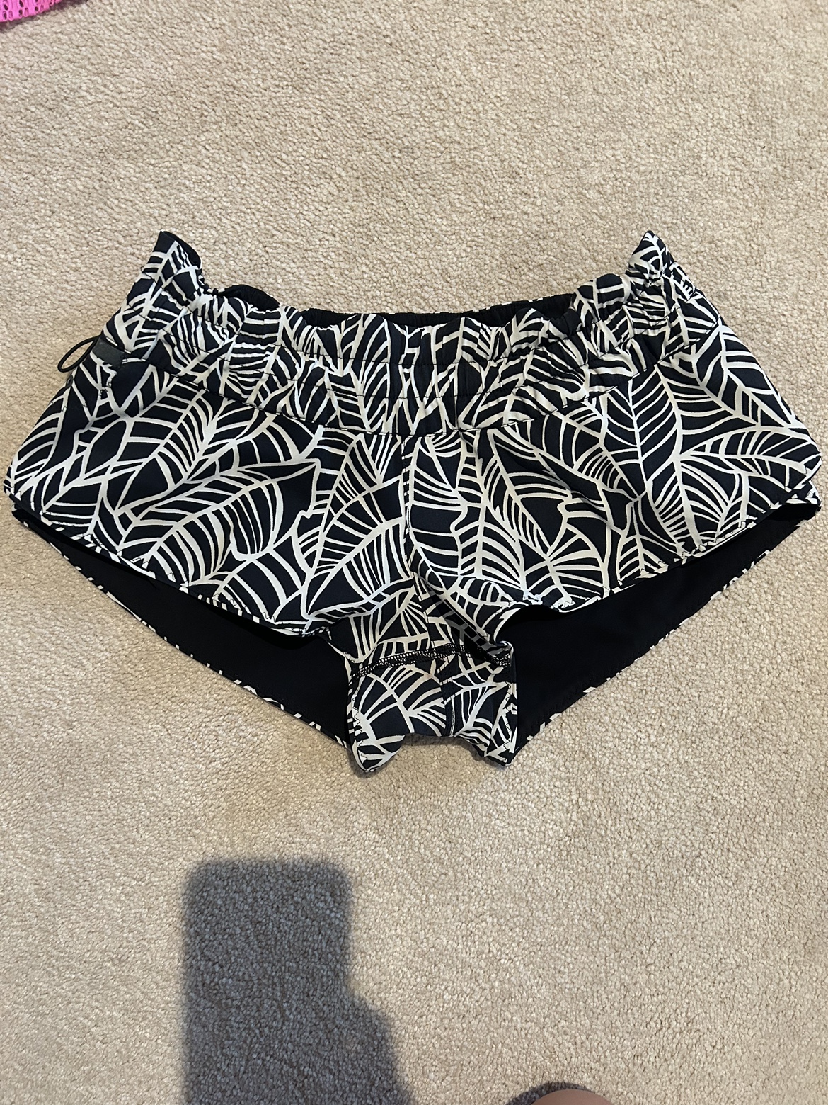 Lululemon lot - Size 2 - photo 5