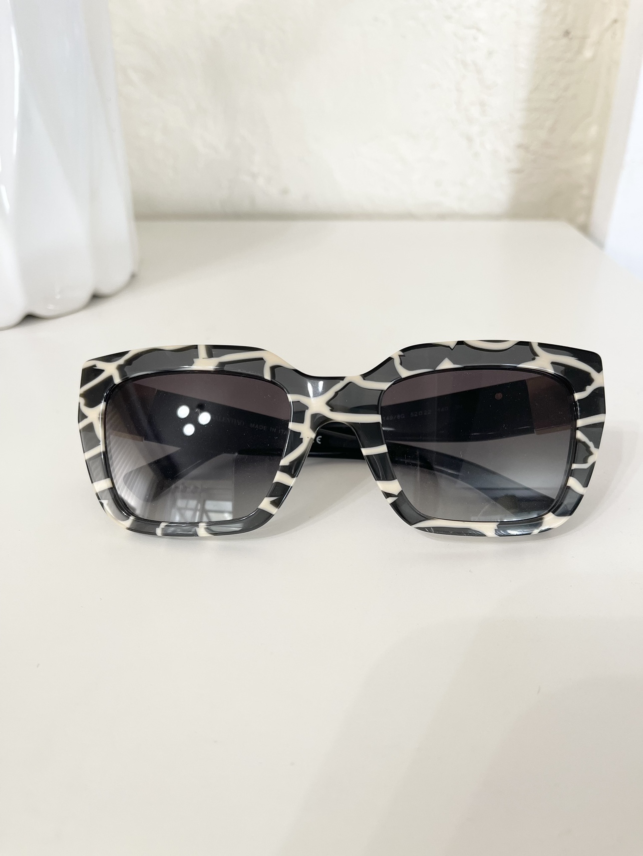 Authentic Valentino Sunglasses image indicator(2)