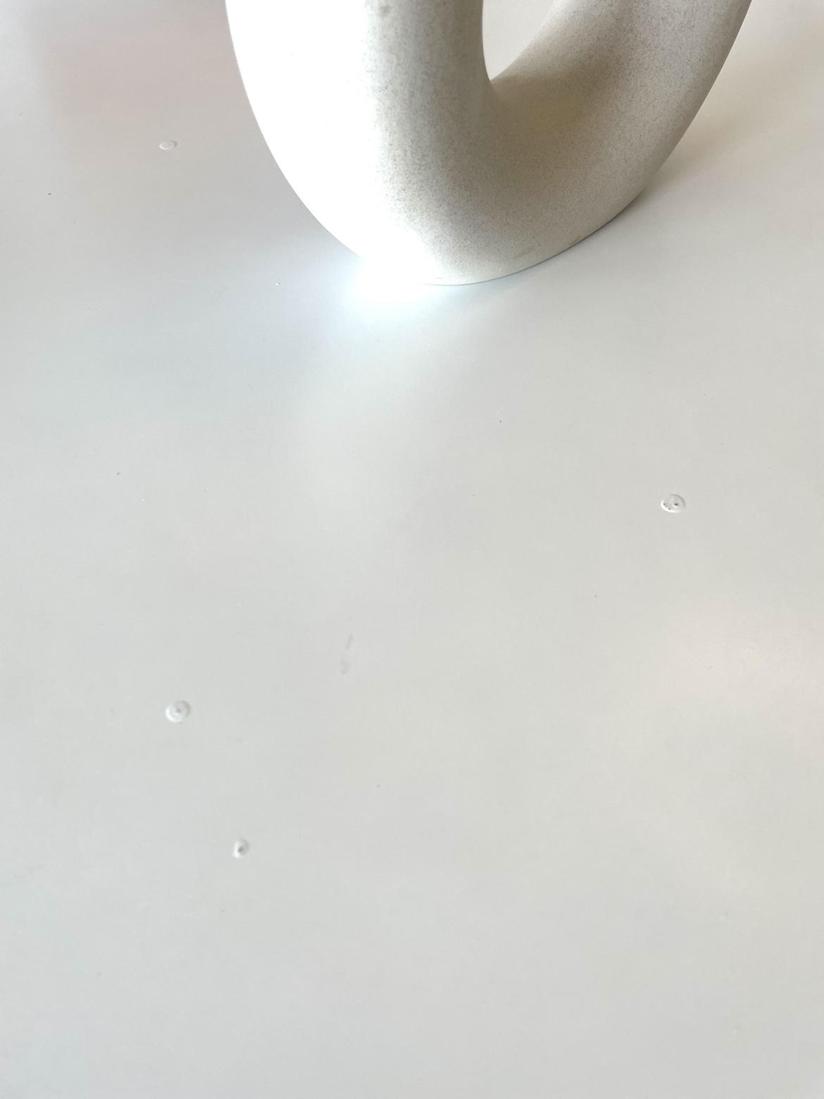 Round Dining Table - White with Wooden legs image indicator(6)