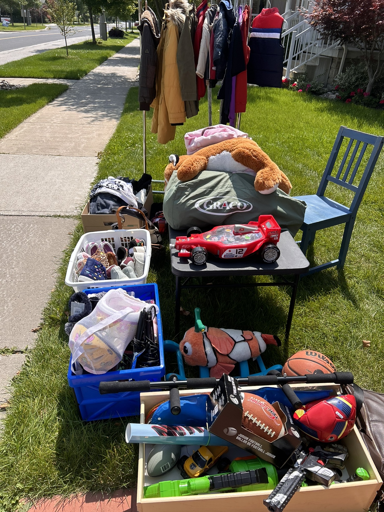 Garage sale today Wednesday August 14 thumbnail
