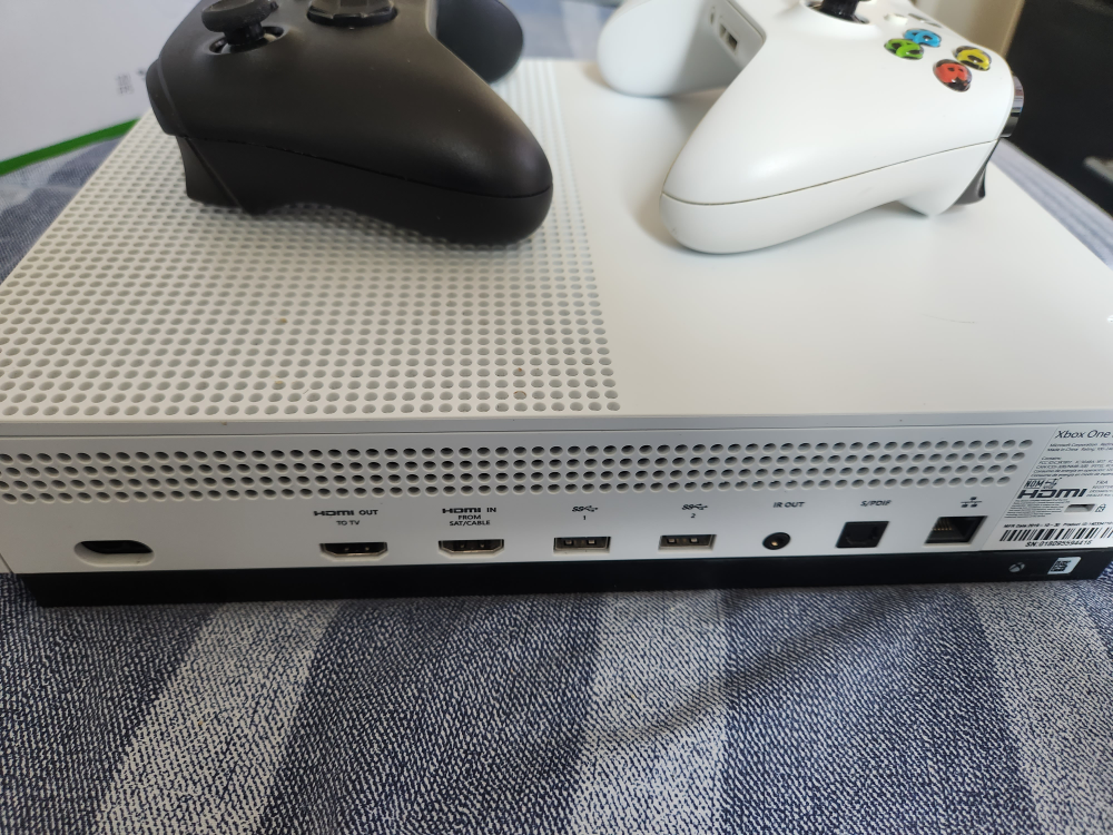 Xbox One S All Digital + 2 Controllers - photo 3