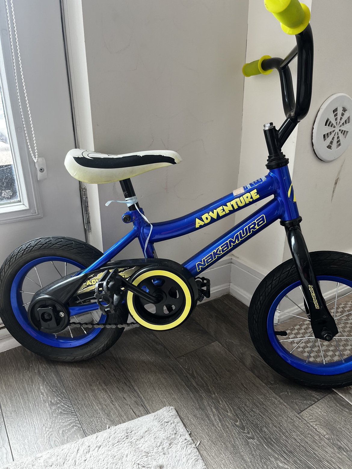Nakamura Adventure Kids Bike with training wheels