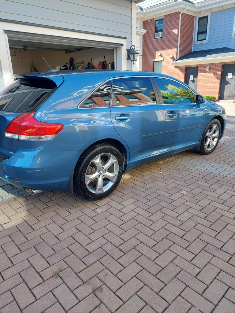 2009 Toyota Venza AWD 3.5L V6  excellent condition - photo 2