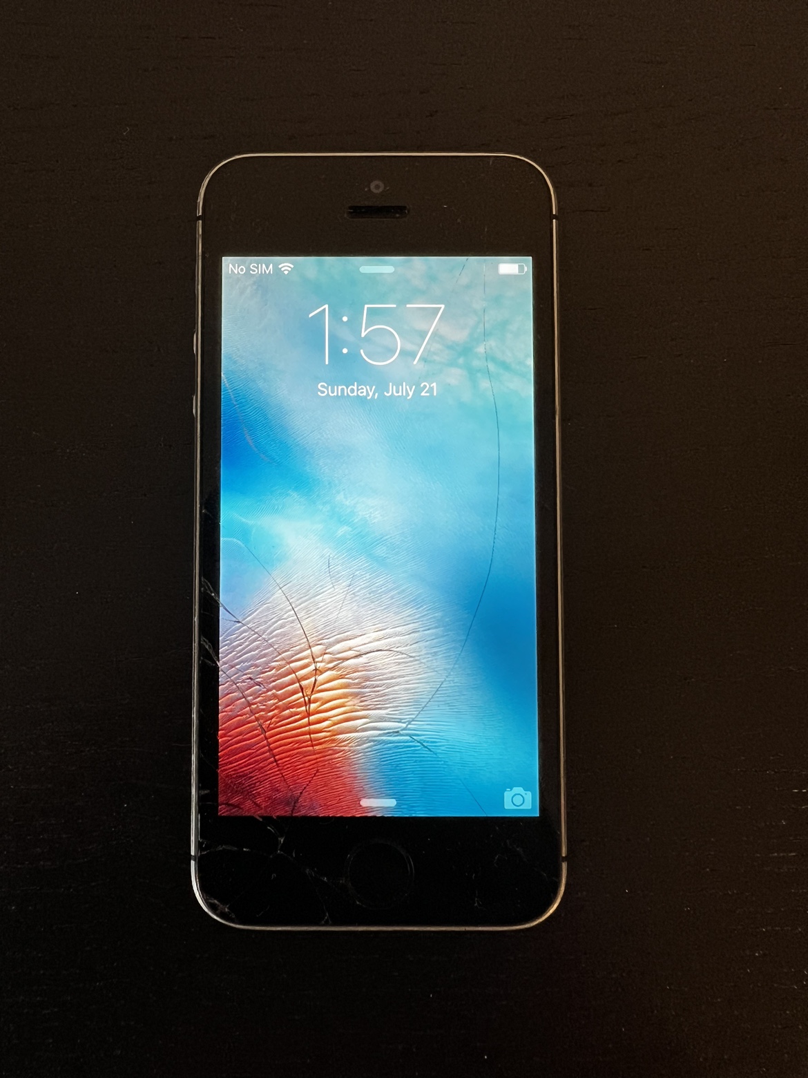 iPhone 5s - Black - 64GB - Damaged Screen thumbnail