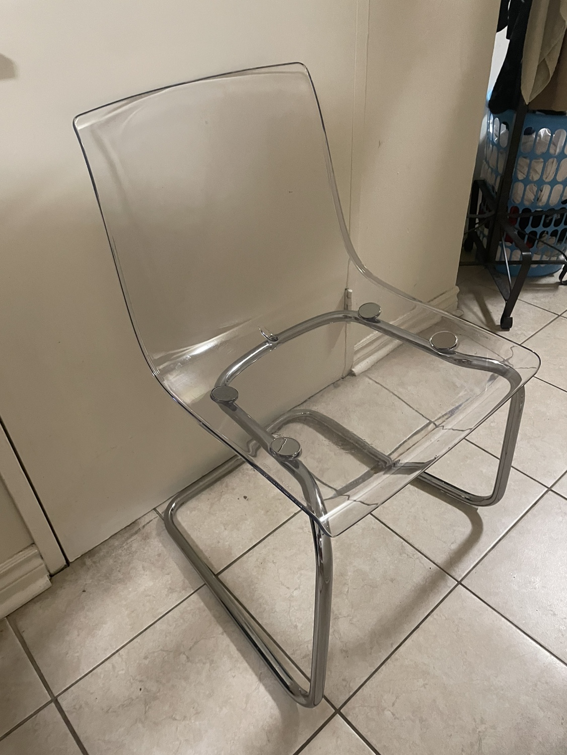 Like New - Plastic Chair - photo 2