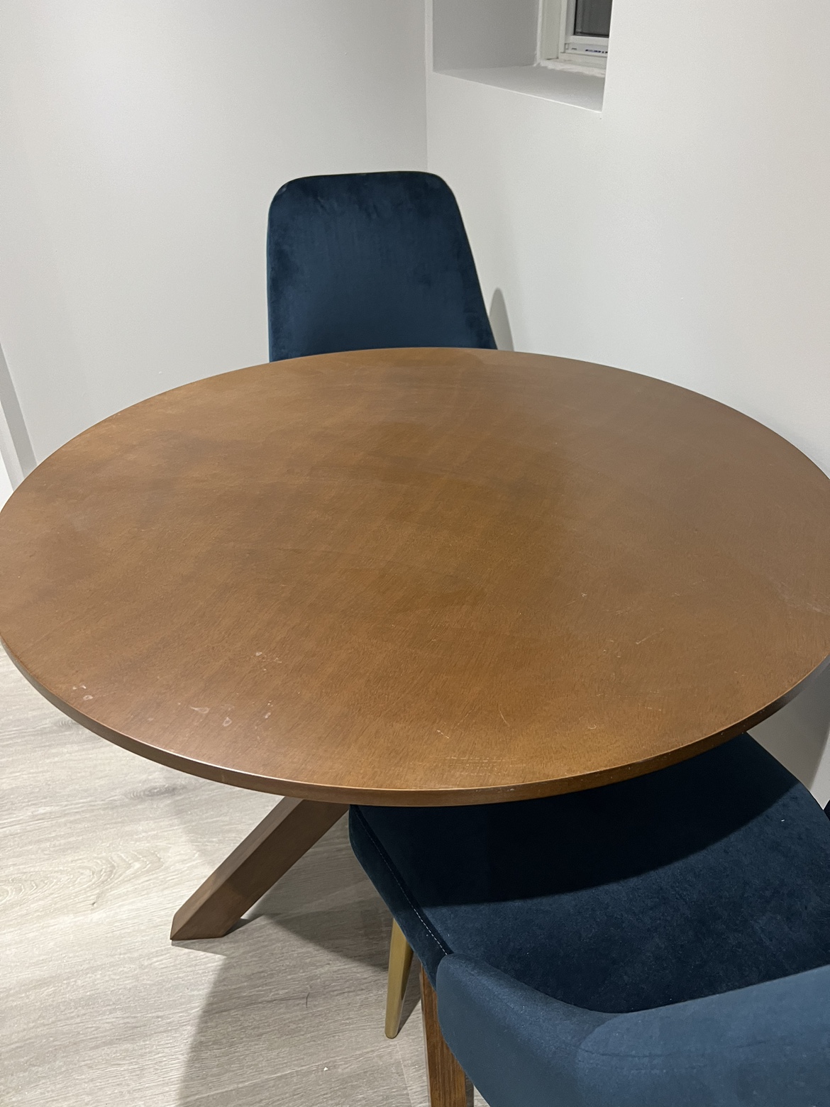 Brand new Dining table 36’ - photo 2