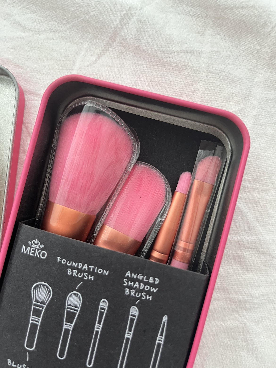 Makeup Brush Set with Foundation and Eyeshadow image indicator(3)
