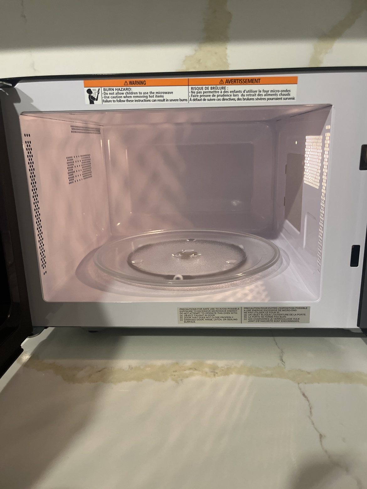 Toshiba Microwave - used 1x - photo 2