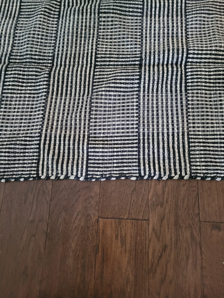 Area Rug - Easy Storage & Washable - photo 2