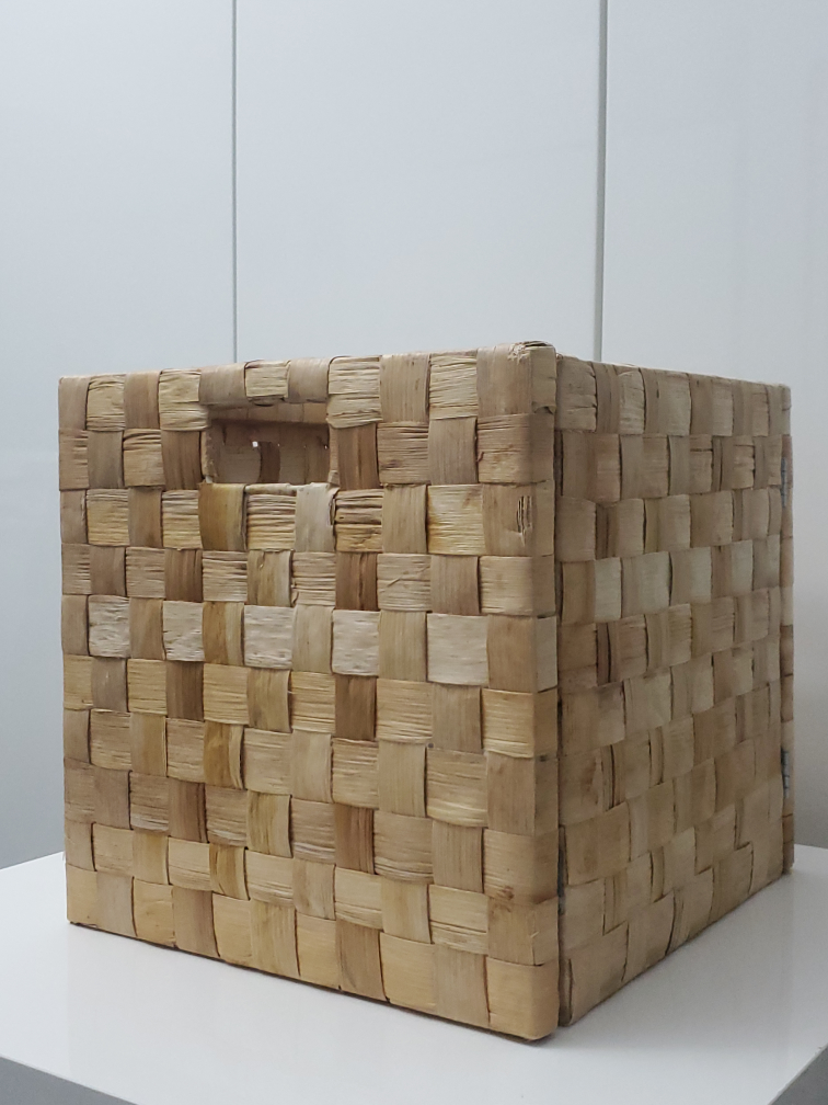 Foldable storage basket