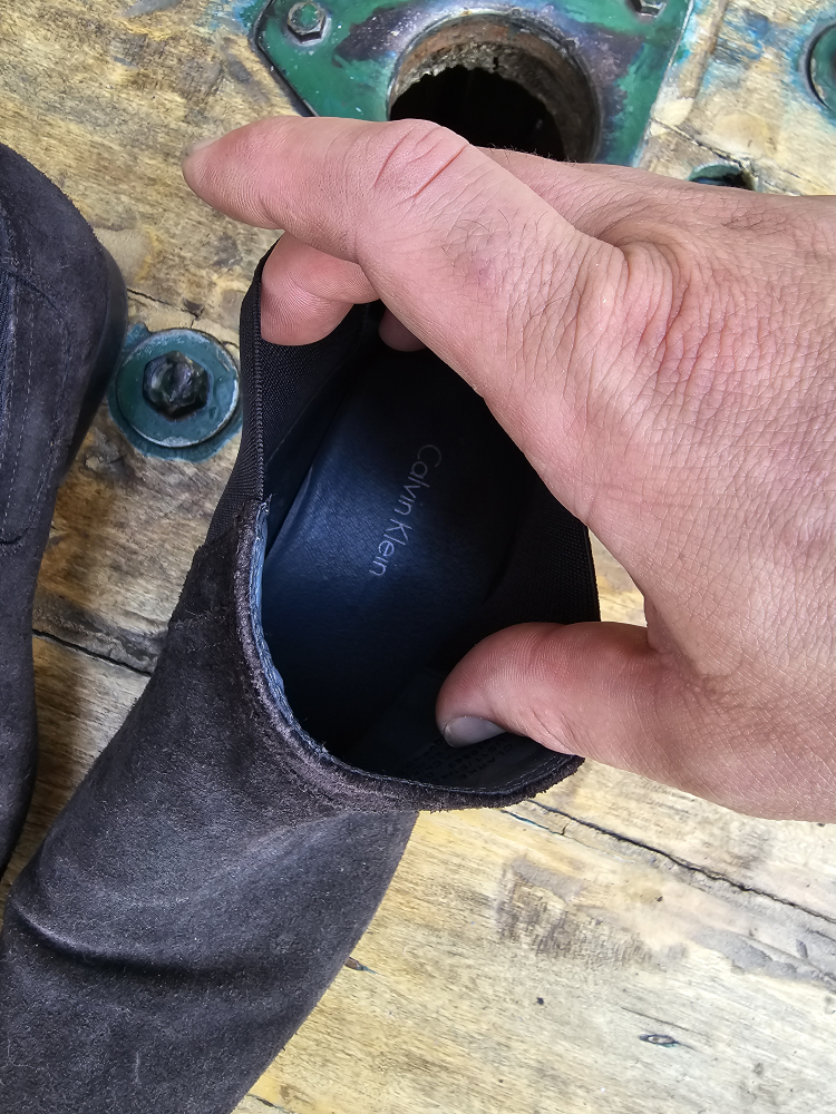 Calvin Klein Suede Chelsea Boots - photo 2