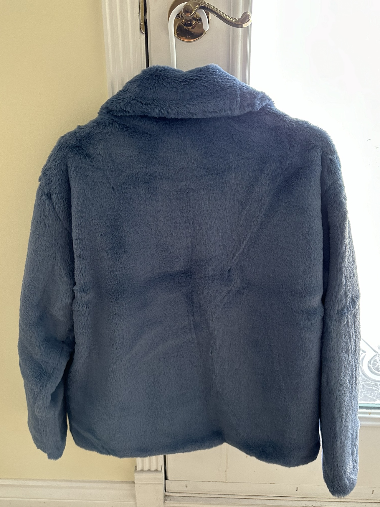 Fuzzy woman's Outcoat image indicator(6)