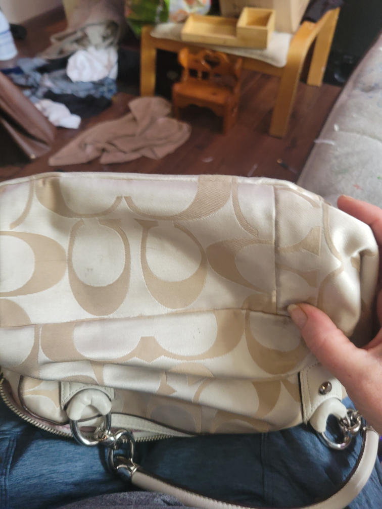 Coach Signature Handbag image indicator(4)