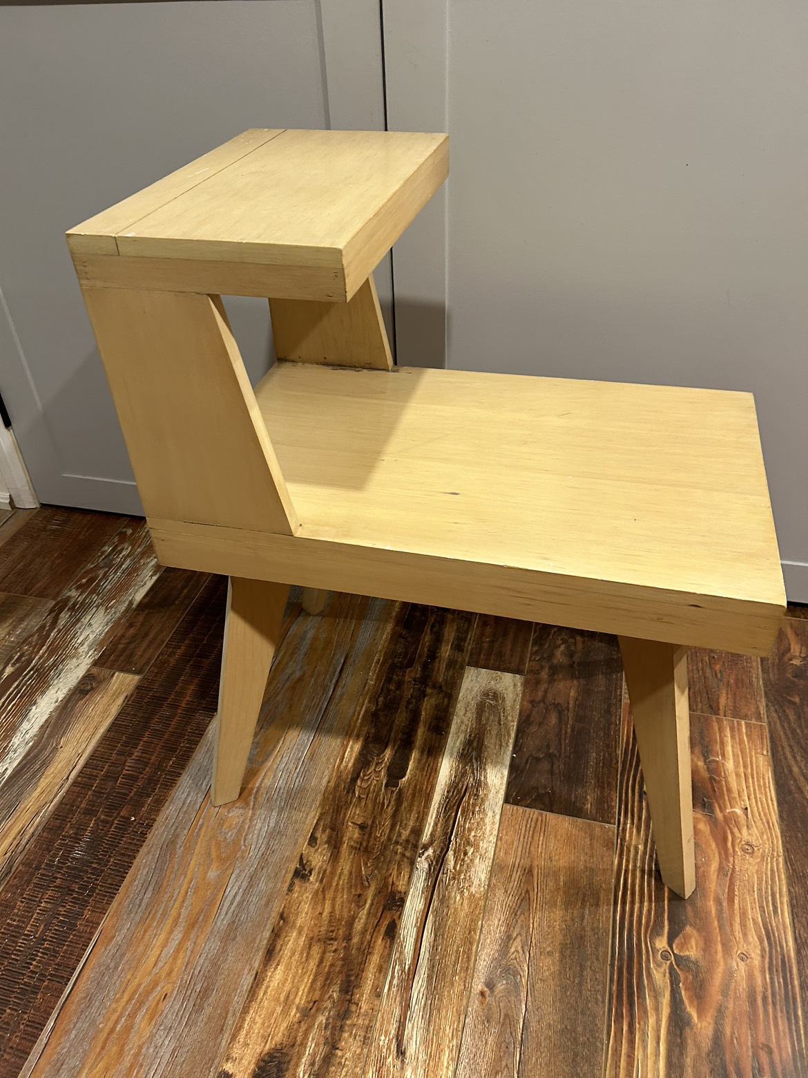 Mid-Century Modern Side Table thumbnail