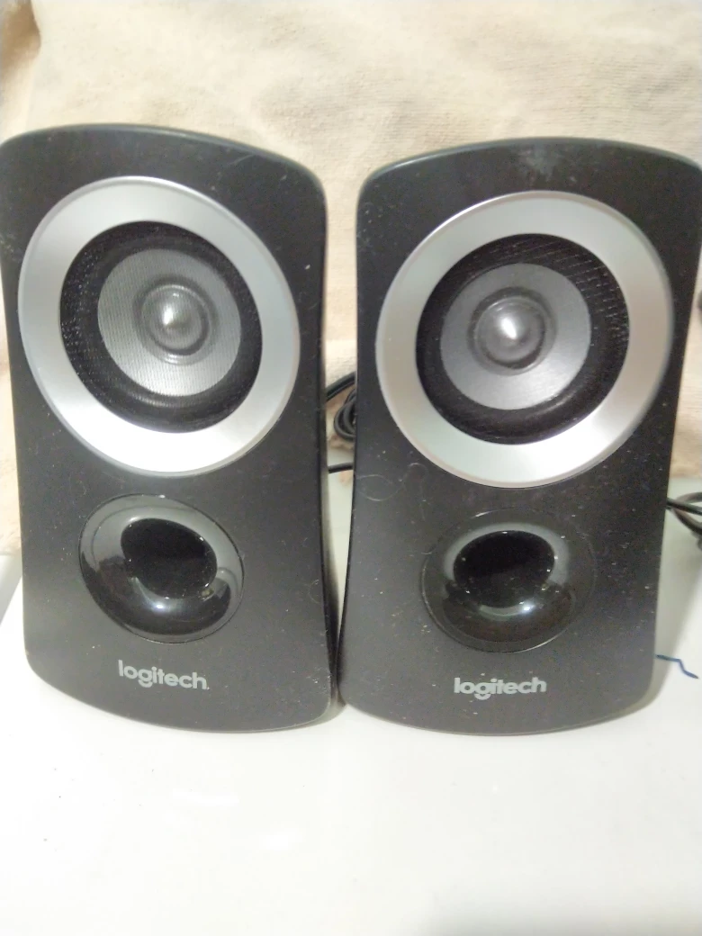 z313 Logitech 2.1 speakers subwoofer, full range audio 3.5mm image indicator(2)