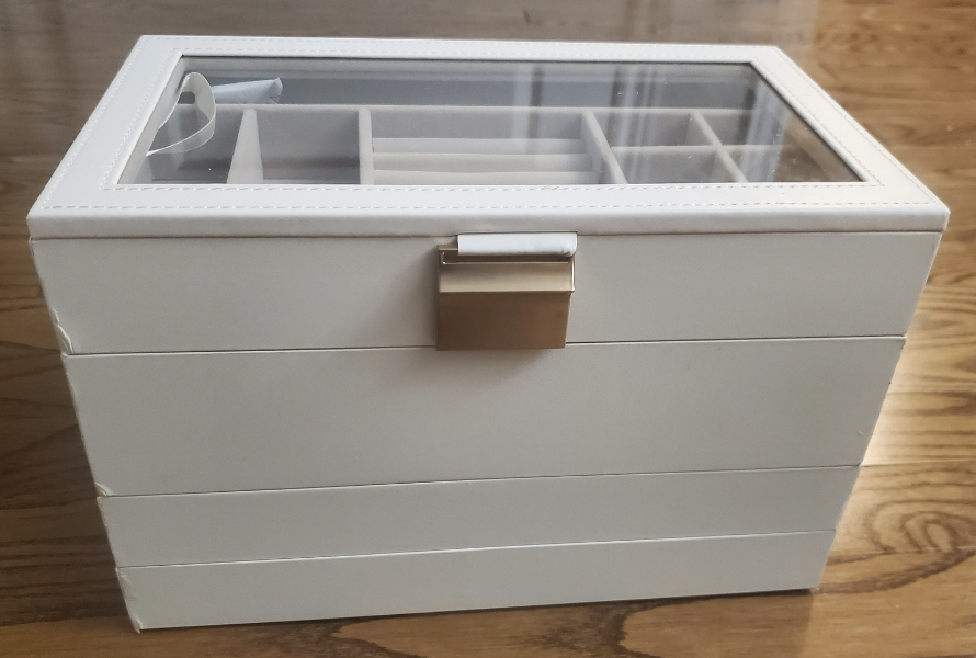 4 Stackable Jewelry Trays image indicator(4)