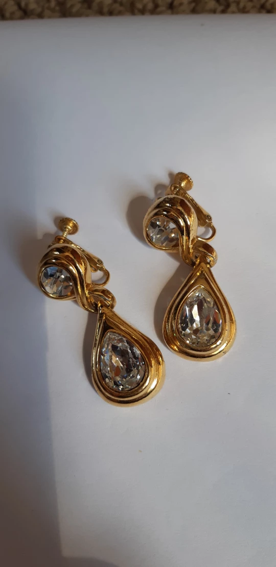 Earrings thumbnail