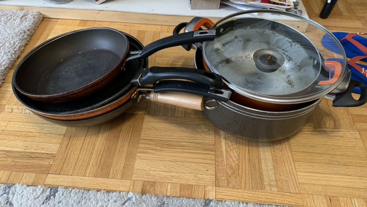 Set of Pots and Pans thumbnail