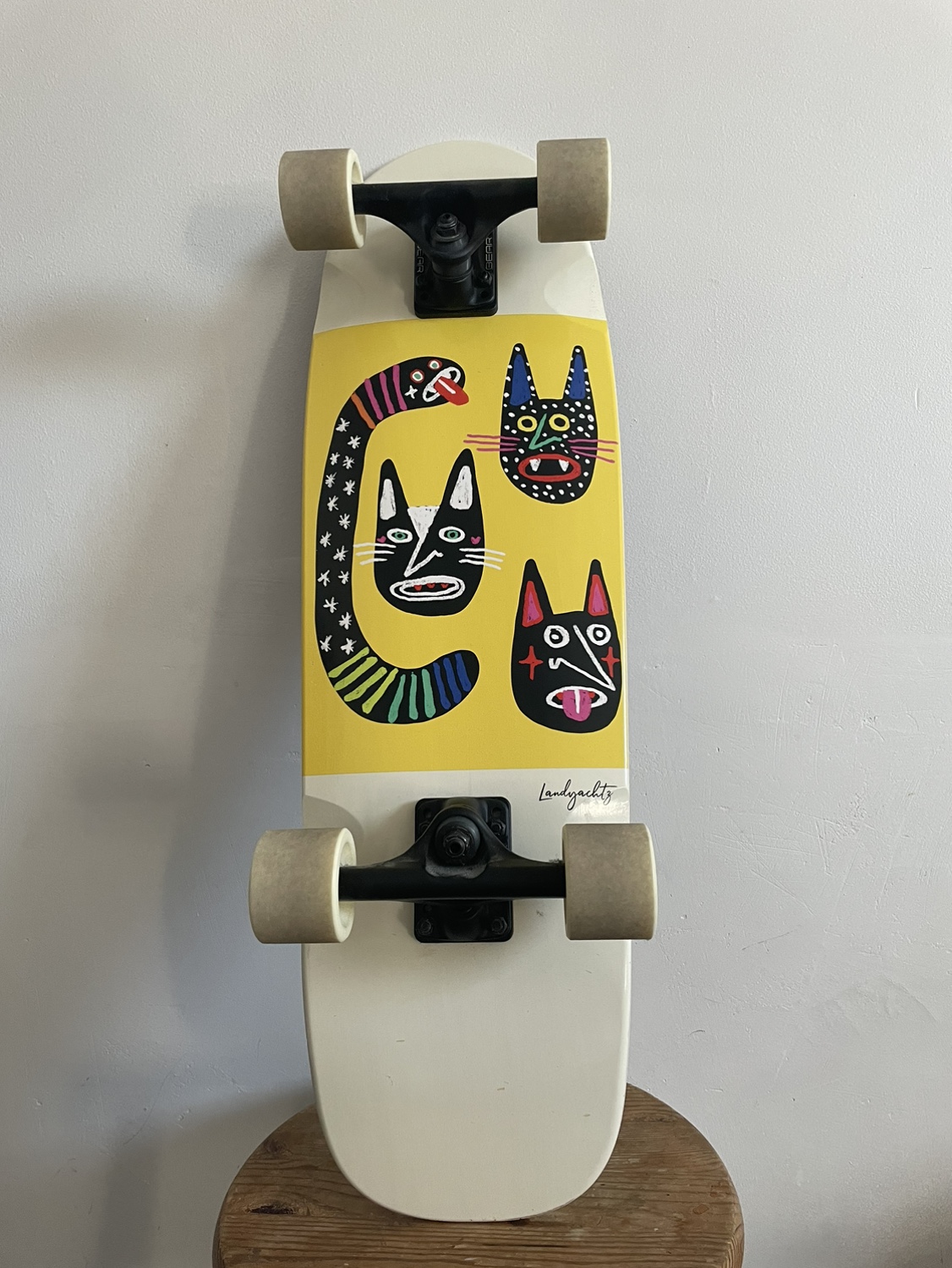 Skateboard (like-new) thumbnail
