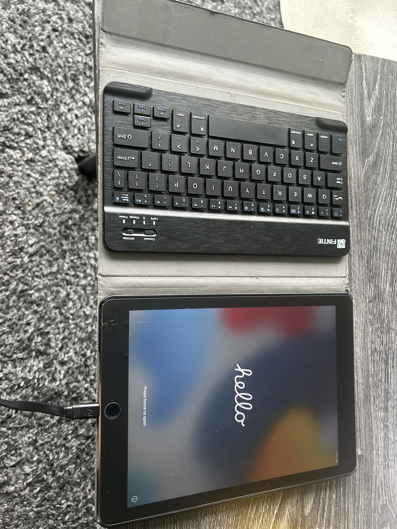 REDUCED iPad with keyboard and charger