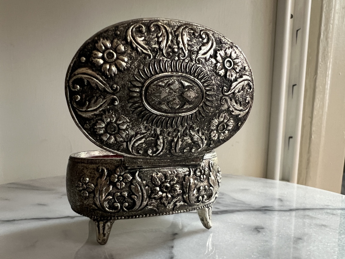 Silver Trinket Box pre-WWII Japan image indicator(5)