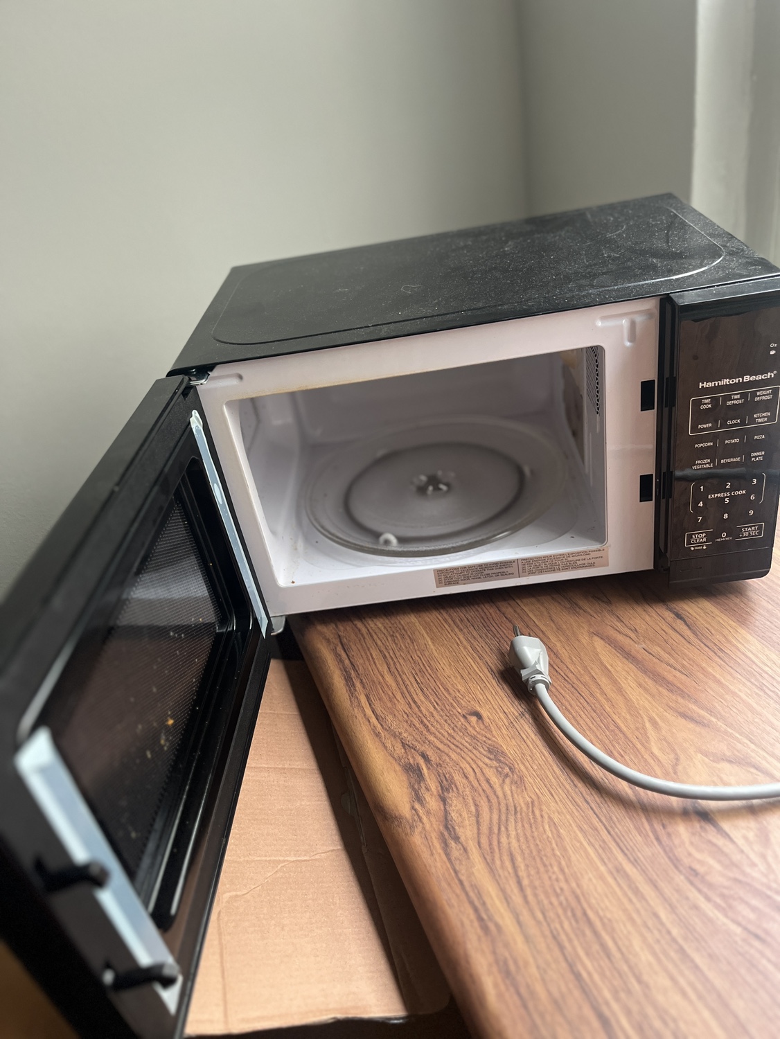 Hamilton Beach Microwave - photo 2