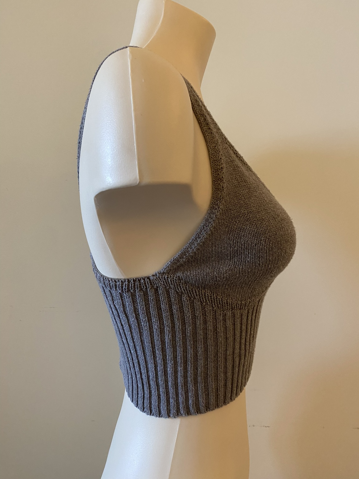 KOTN knit crop tank image indicator(2)