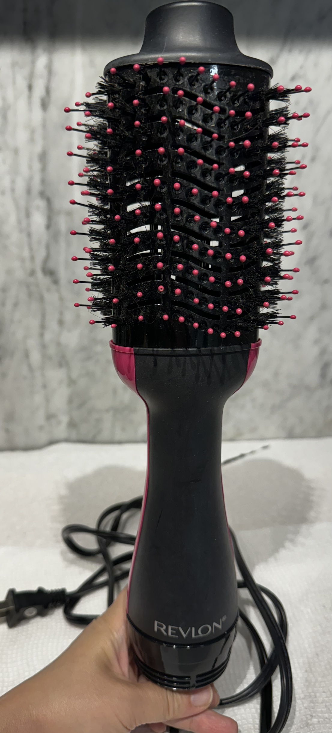 One-step ionic hair dryer & Volumizer