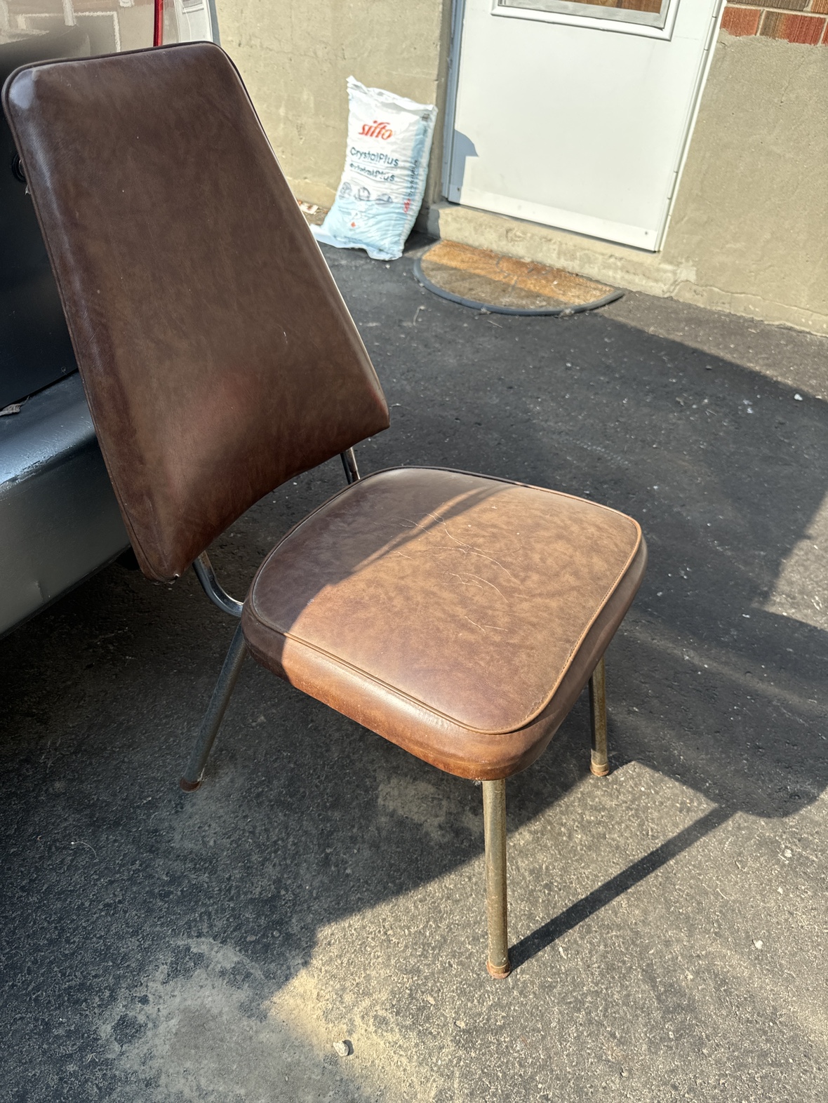 Free Chair thumbnail