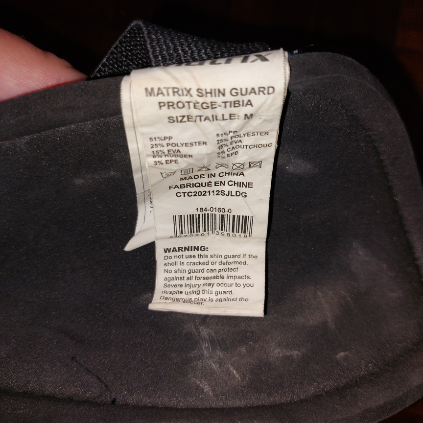 Dream Pair Soccer Cleats Boys/Men's Size 6. FREE Shin Gaurds EUC image indicator(7)