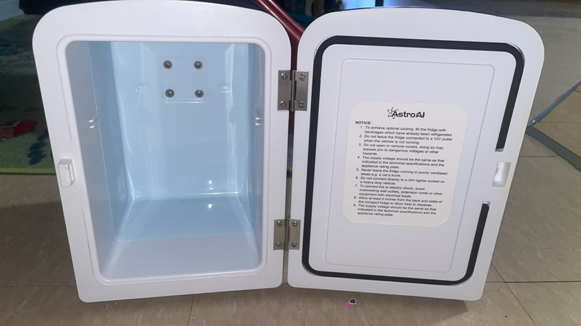 AstroAI Mini Fridge - photo 2
