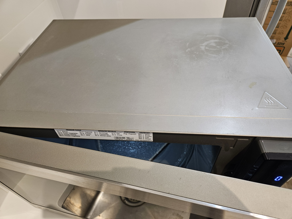 LG Microwave - photo 3