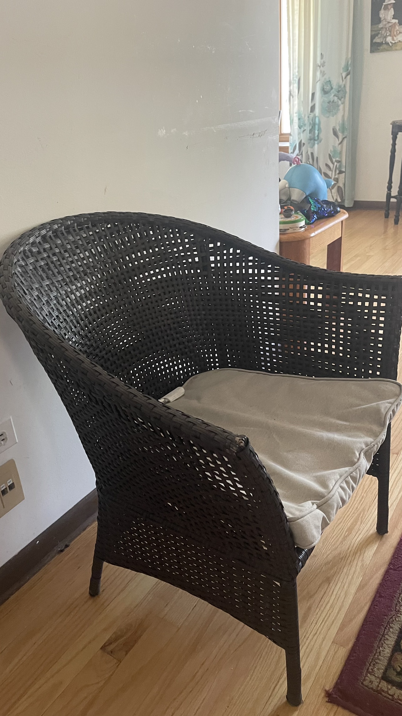 Wicker chair please check more pictures - photo 2