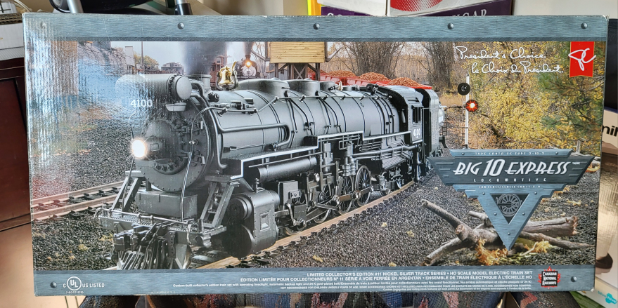PC BIG TEN EXPRESS HO MODEL TRAIN SET