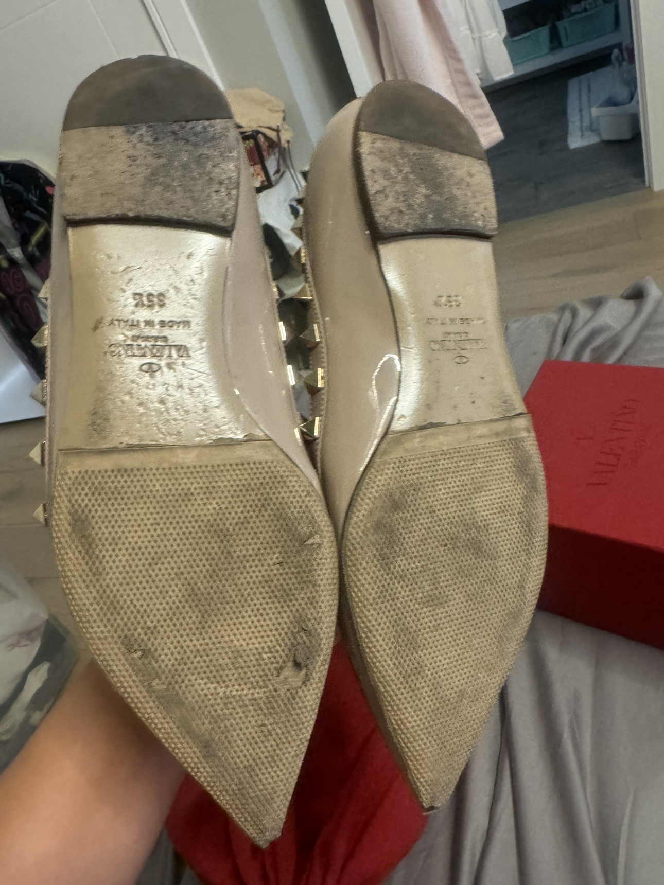 Authentic Valentino PATENT ROCKSTUD BALLET FLAT image indicator(2)