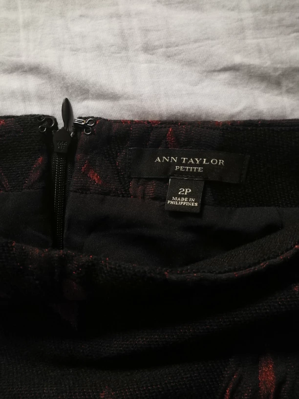 Ann Taylor Jacquard flounce hem Skirt image indicator(3)