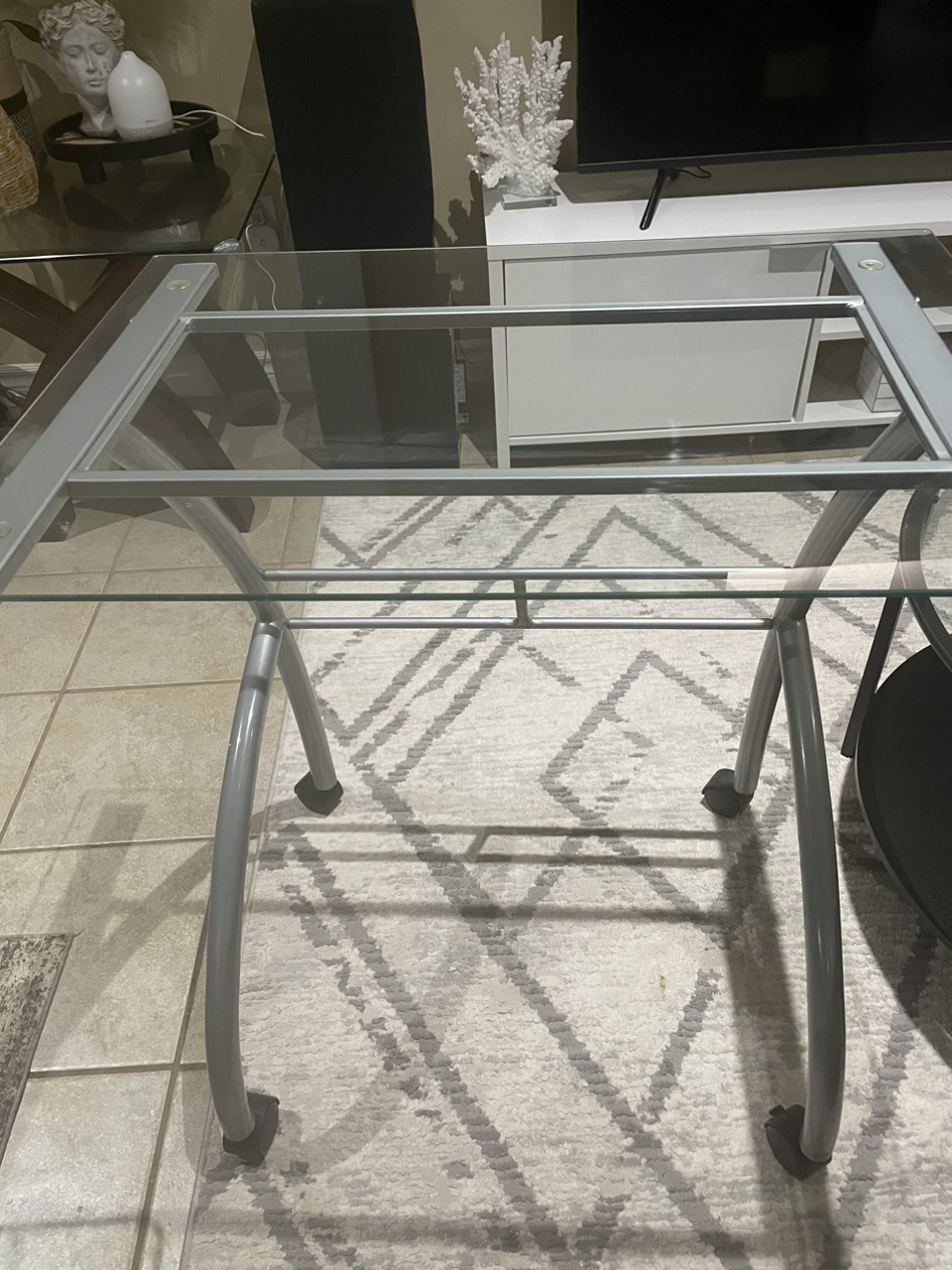 Small Computer Table (Free delivery) - photo 4