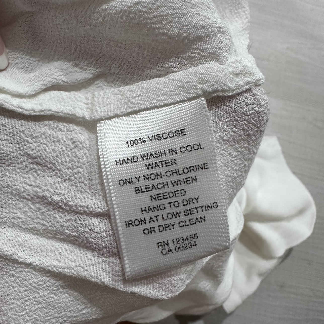 White Sleeveless Blouse image indicator(5)