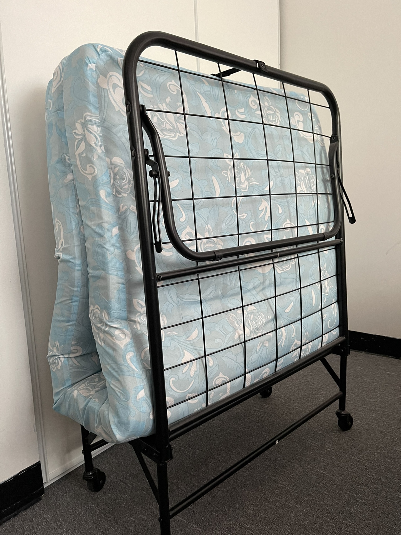 Folding Guest Bed With Mattress - photo 2