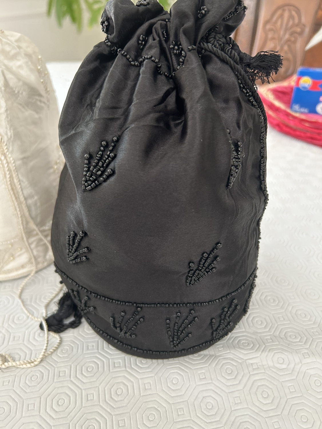 Beaded Gift Bags in various sizes image indicator(2)