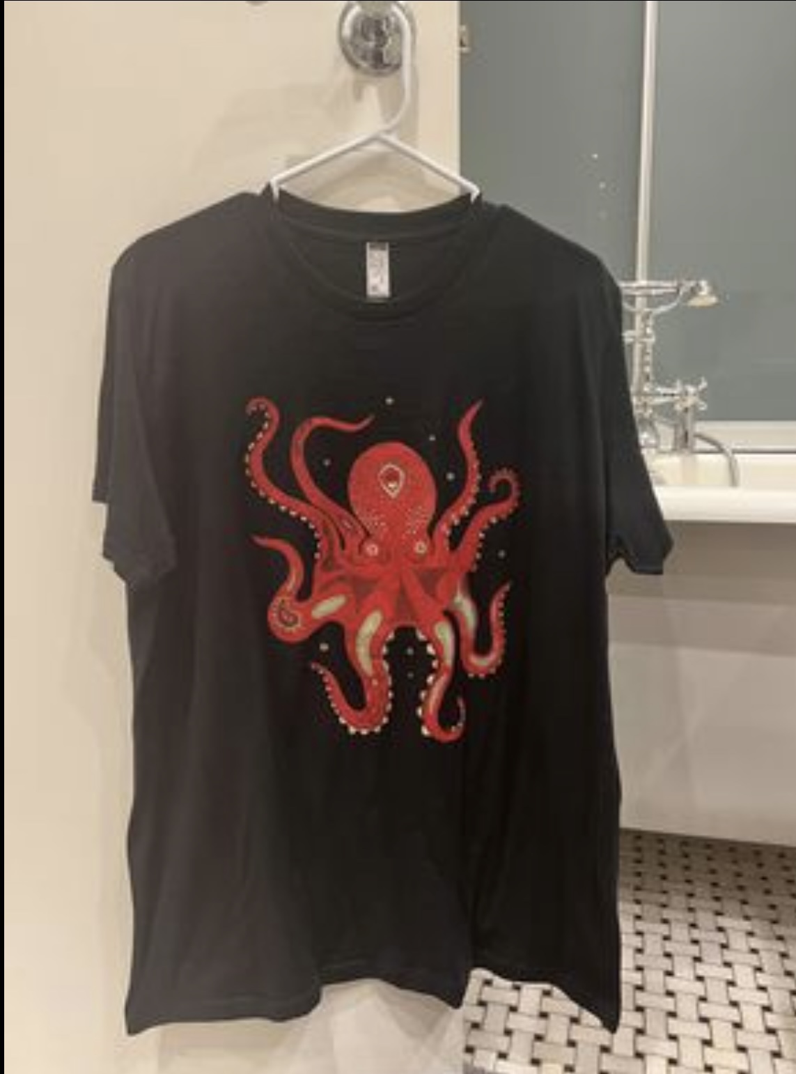 Octopus Men’s graphic T-Shirt XL New no tags
