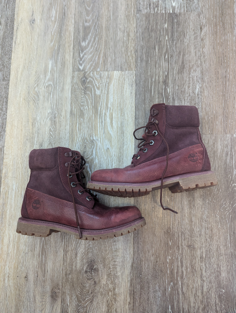 Women's Timberland Boots - size 6.5 image indicator(2)