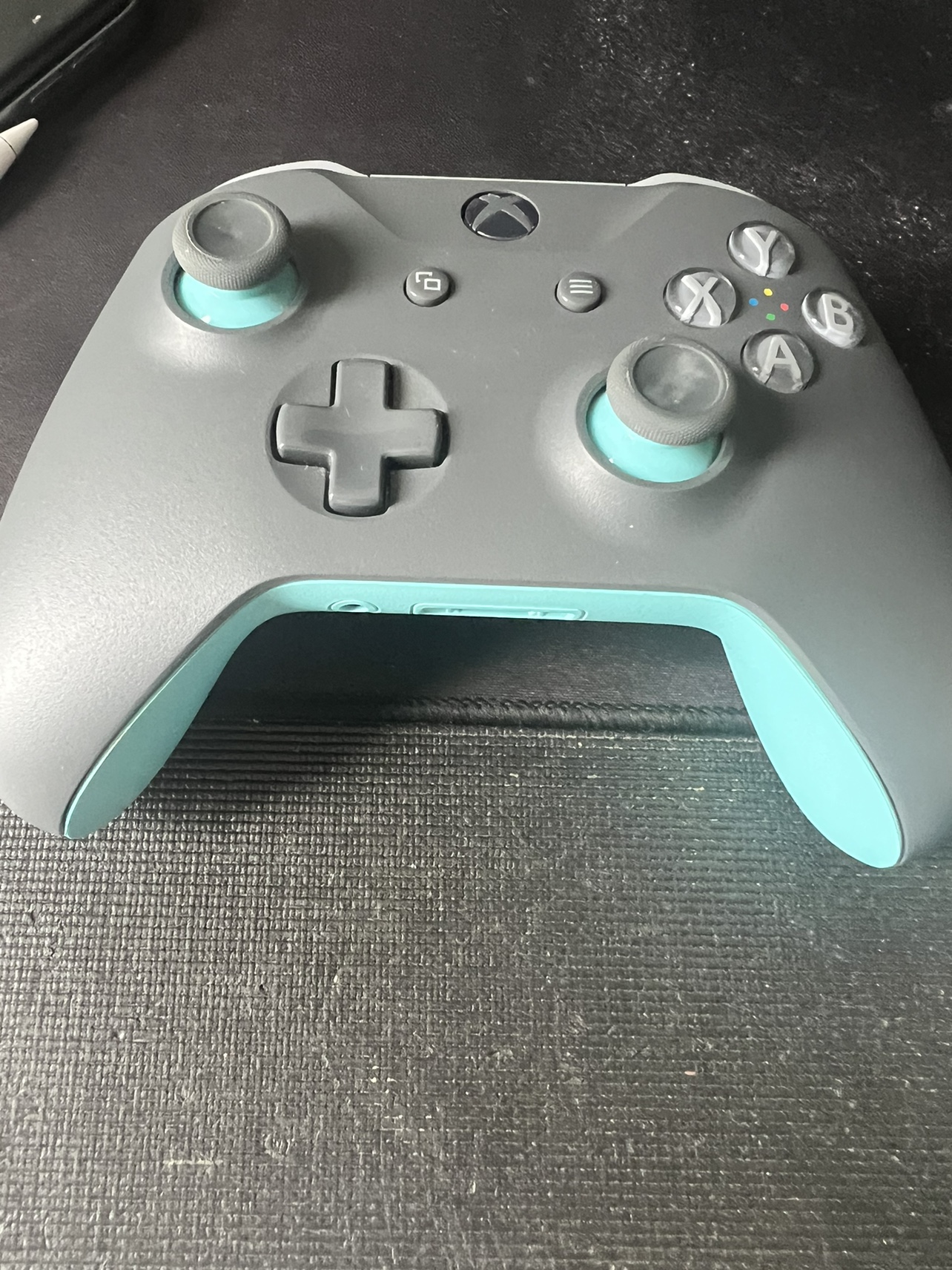 Xbox wireless controller thumbnail