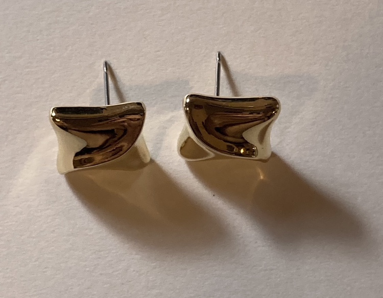 Gold Tone Square Stud Earrings image indicator(2)